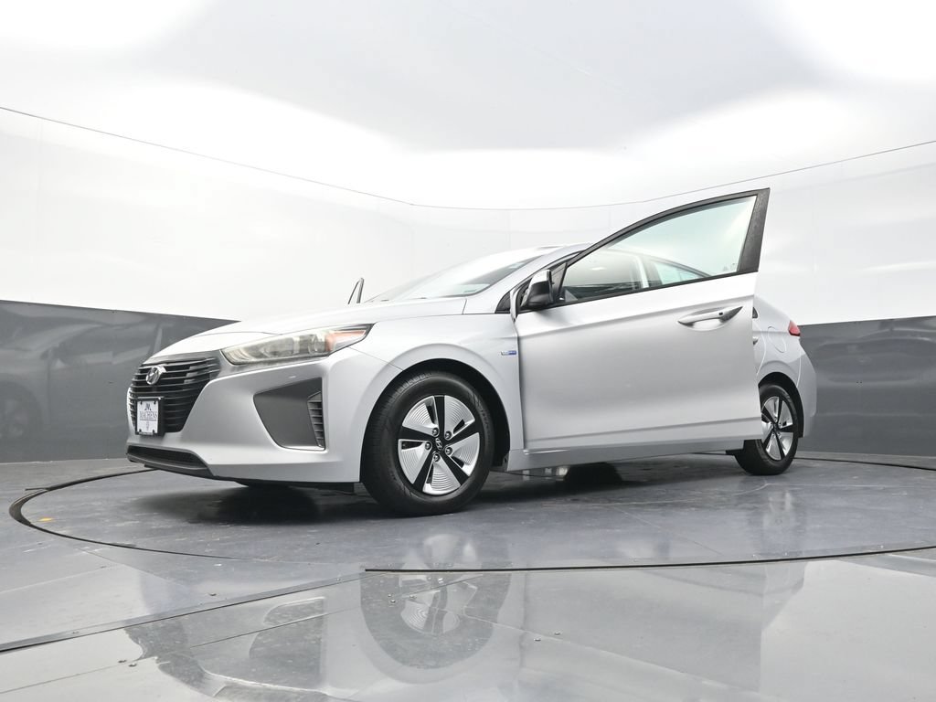 Used 2018 Hyundai Ioniq Blue FWD image 31