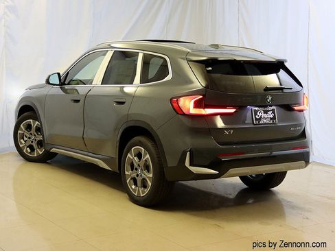 Used 2025 BMW X1 xDrive28i w/ Technology Package image 9