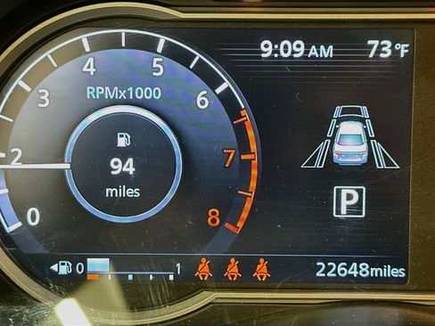 Used 2025 Nissan Versa SV FWD image 18