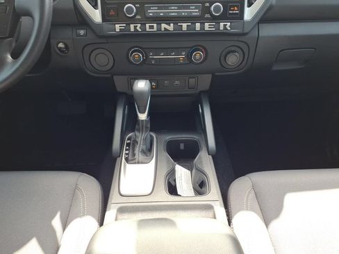 Used 2026 Nissan Frontier SV RWD image 11