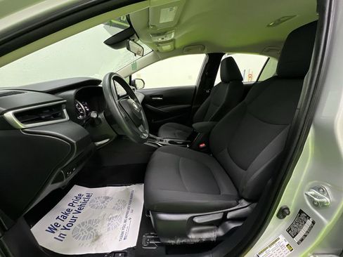 Used 2021 Toyota Corolla LE FWD image 17