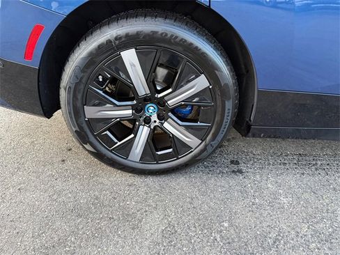 Certified 2025 BMW iX xDrive50 image 17