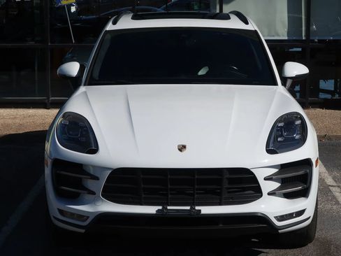 Used 2018 Porsche Macan Turbo image 4