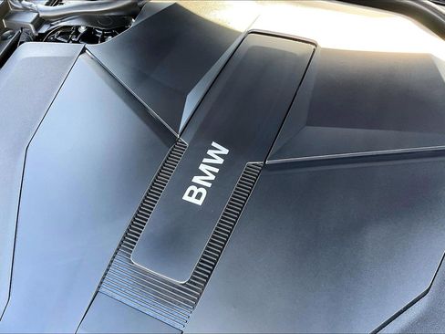 Used 2025 BMW i7 xDrive60 w/ Executive Package image 29