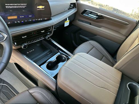 New 2026 Chevrolet Suburban High Country image 22