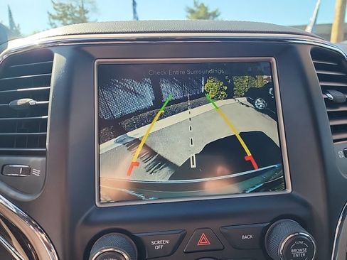 Used 2017 Jeep Grand Cherokee Overland AWD/4WD image 23