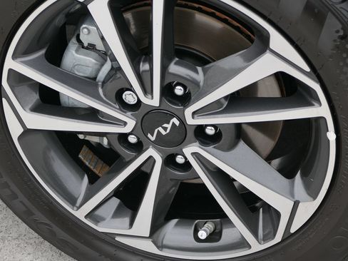 Used 2024 Kia Forte LXS FWD image 10