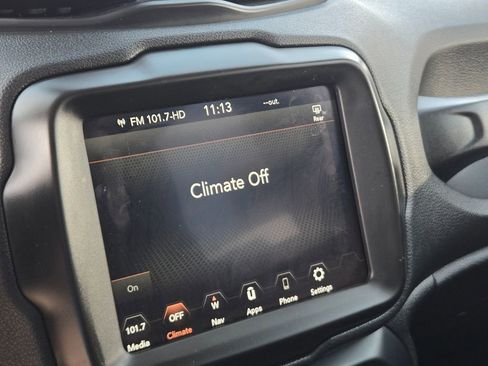 Used 2023 Jeep Renegade Latitude image 31