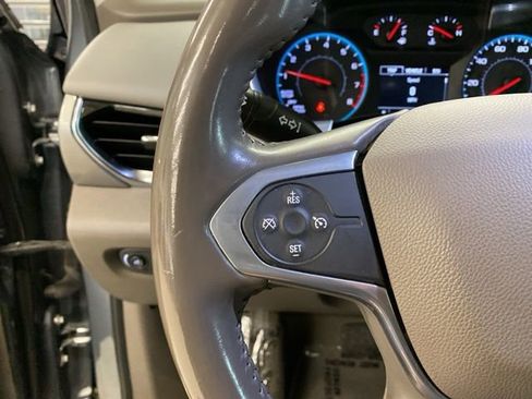 Used 2021 Chevrolet Traverse LT FWD image 13