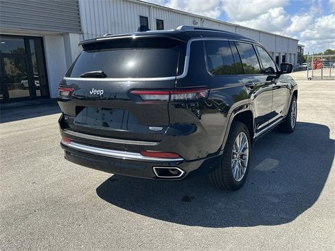 Used 2022 Jeep Grand Cherokee L Summit w/ Luxury Tech Group V image 14