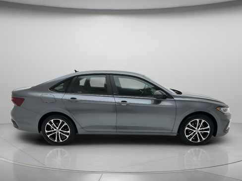 Used 2025 Volkswagen Jetta Sport FWD image 3