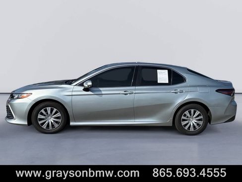 Used 2022 Toyota Camry LE image 6
