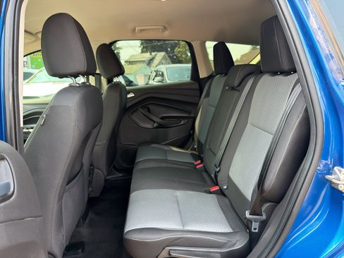 Used 2017 Ford Escape SE AWD/4WD image 16