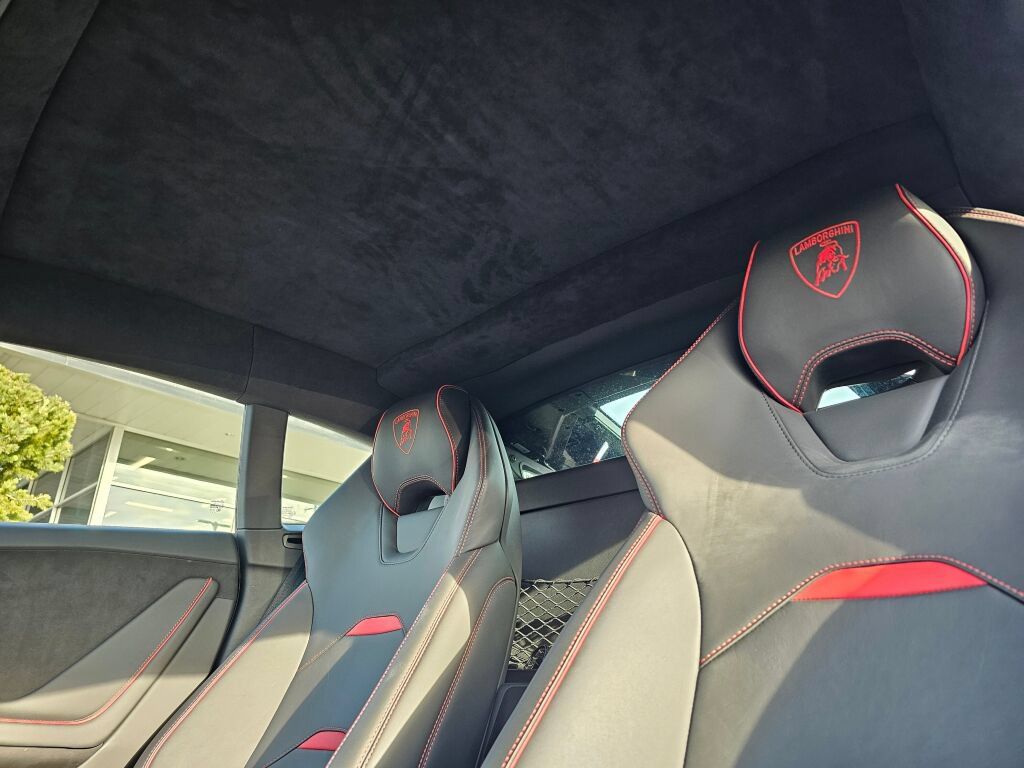 Used 2020 Lamborghini Huracan EVO AWD/4WD image 16