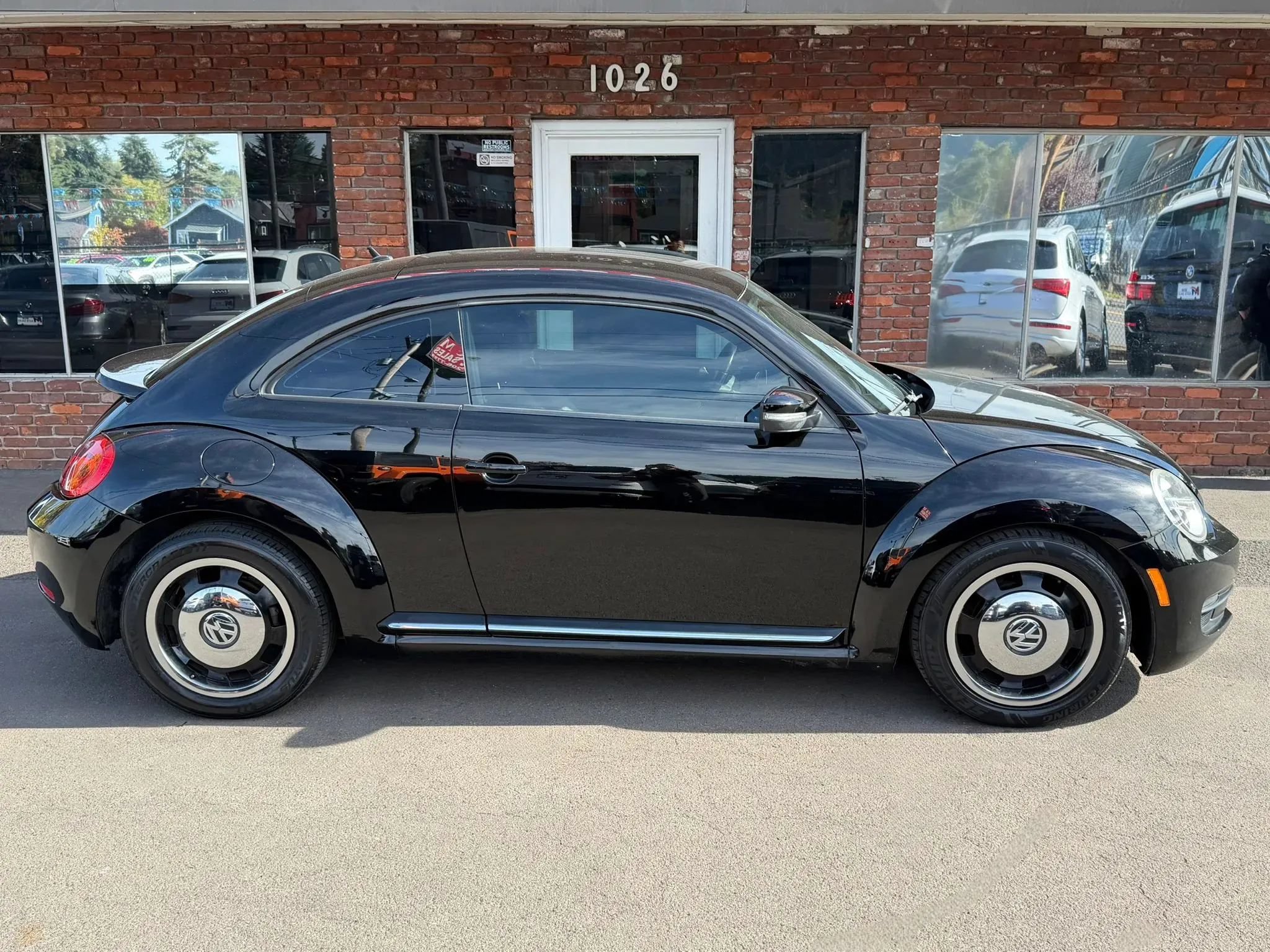 Used 2012 Volkswagen Beetle 2.5 FWD image 2