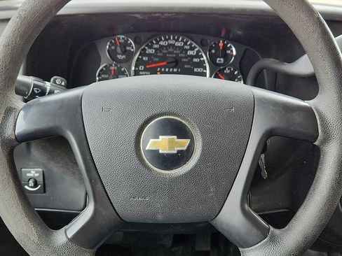 Used 2012 Chevrolet Express 2500 image 19