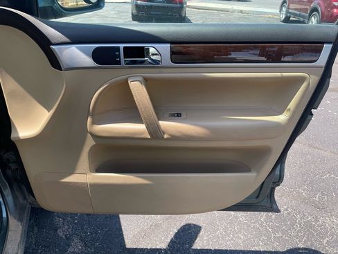 Used 2004 Volkswagen Touareg V8 AWD/4WD image 23