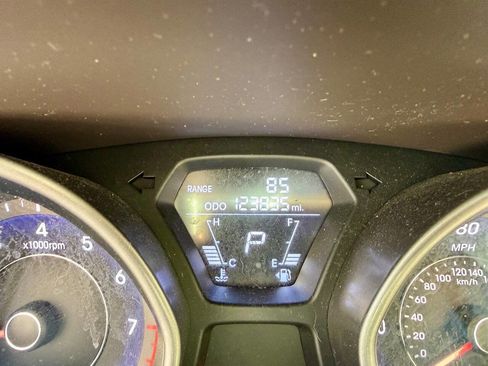 Used 2013 Hyundai Elantra Limited w/ Technology Pkg image 16