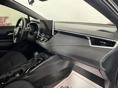 Used 2023 Toyota Corolla SE w/ SE Premium Package image 12