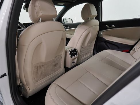 Used 2026 Genesis G70 2.5T image 25