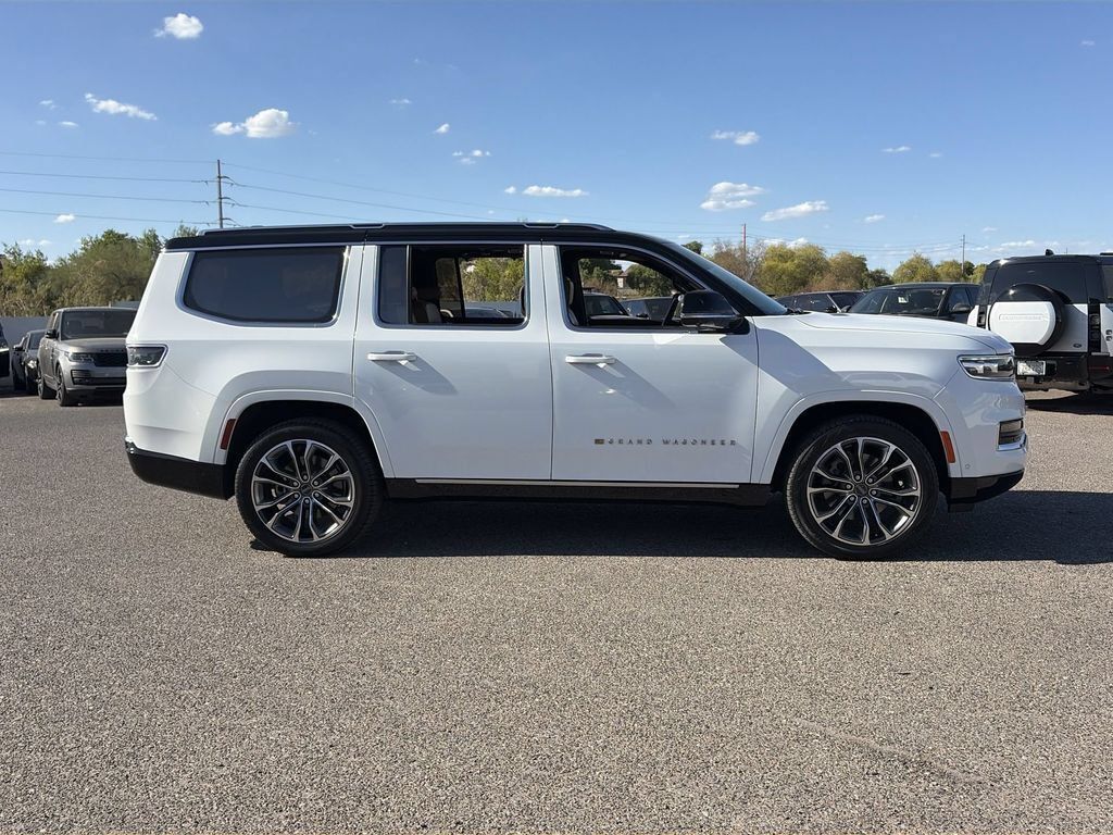 Used 2023 Jeep Grand Wagoneer Series III AWD/4WD image 6