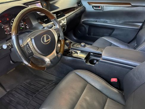 Used 2014 Lexus ES 350 w/ Premium Package FWD image 11