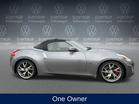 Used 2016 Nissan 370Z Touring Sport image 6