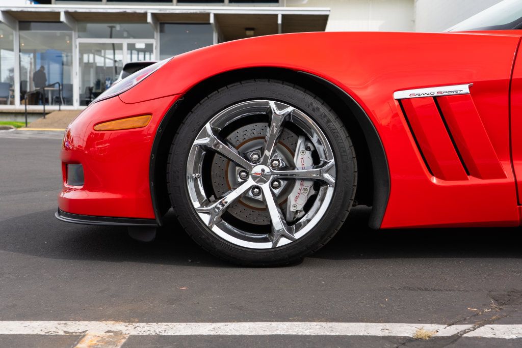 Used 2011 Chevrolet Corvette Grand Sport w/ Preferred Equipment Group RWD image 7
