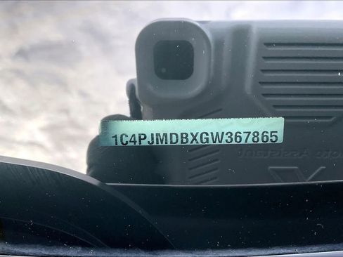 Used 2016 Jeep Cherokee Limited AWD/4WD image 24
