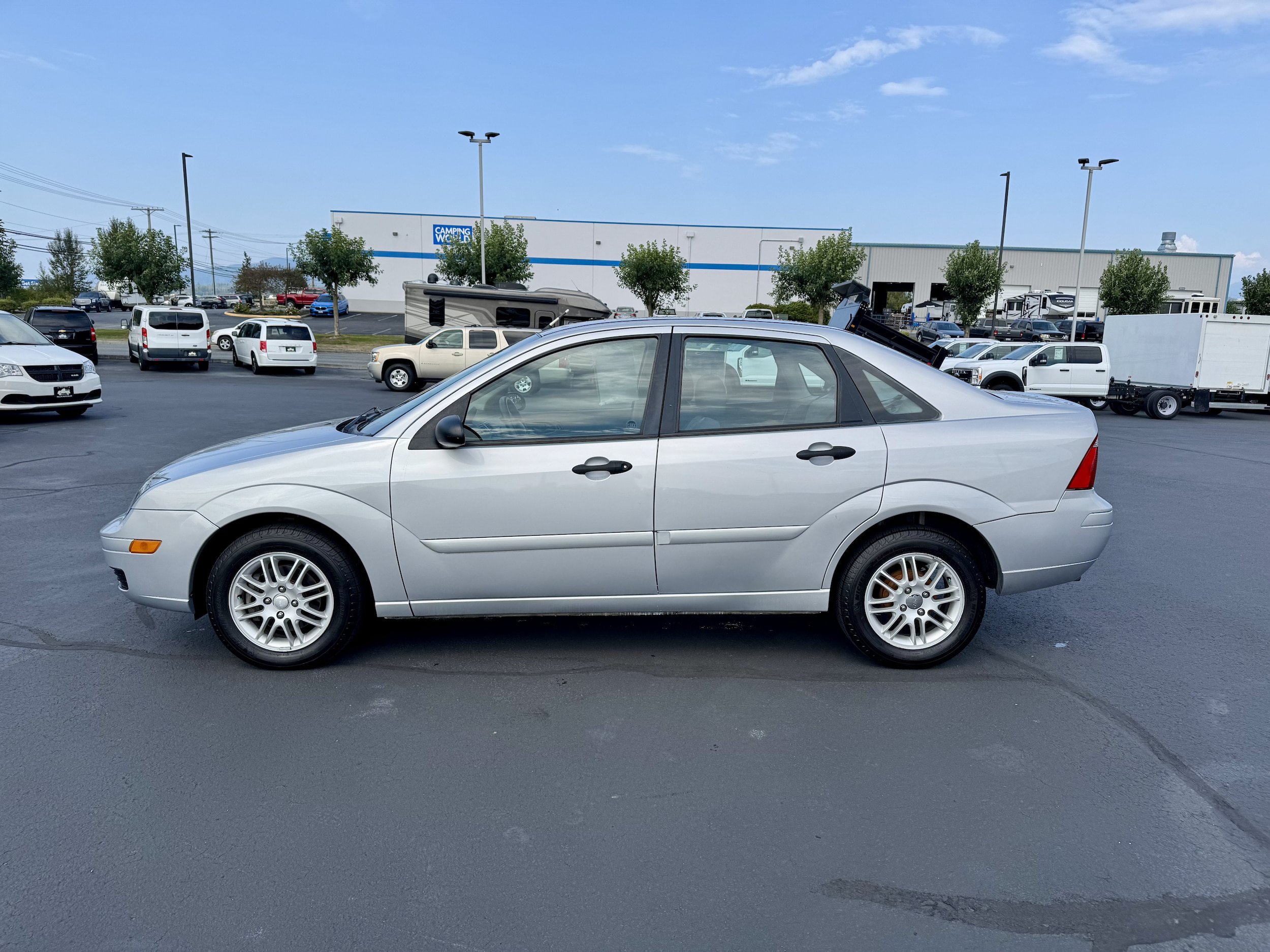 Used 2005 Ford Focus S FWD image 6