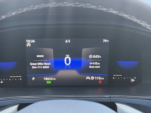 Used 2022 Volkswagen Taos SE w/ Panoramic Sunroof Package FWD image 18