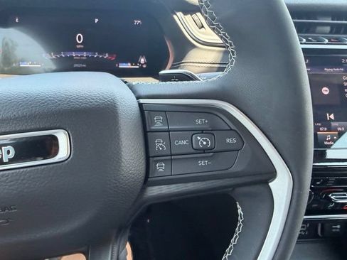 Used 2023 Jeep Grand Cherokee L Laredo AWD/4WD image 22