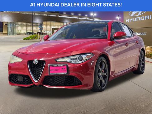 Used 2018 Alfa Romeo Giulia Ti Sport w/ Quick Order Package 22U Sport RWD image 2
