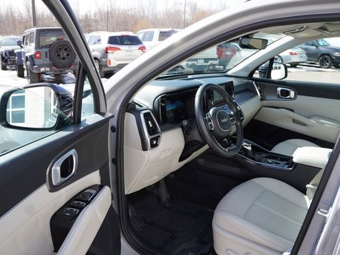 Certified 2023 Kia Sorento SX image 14