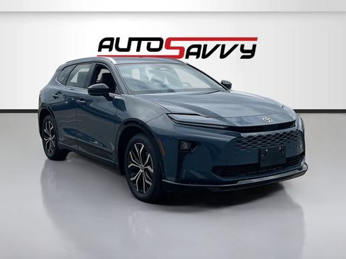 Used 2025 Toyota Crown Signia AWD/4WD image 1
