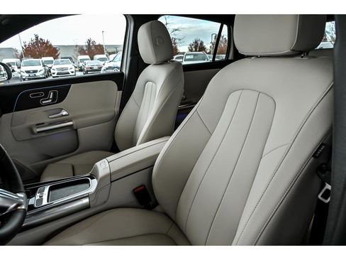 New 2026 Mercedes-Benz GLA 250 4MATIC image 9