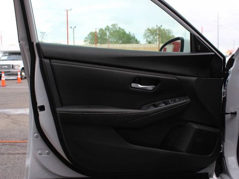 Used 2025 Nissan Sentra SV FWD image 16
