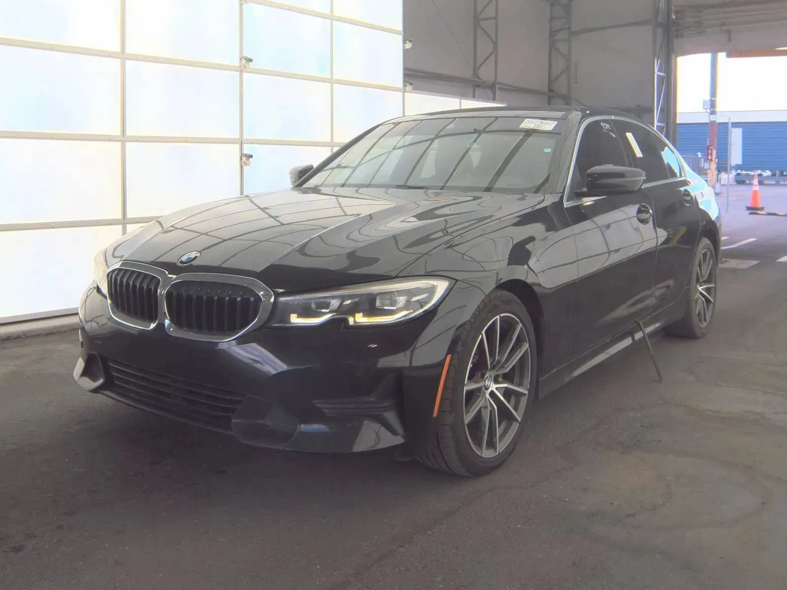Used 2019 BMW 330i xDrive Sedan w/ Convenience Package AWD/4WD image 2