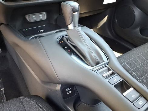 New 2026 Honda HR-V LX image 17