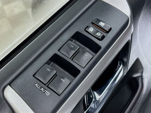 Used 2016 Toyota 4Runner SR5 image 18