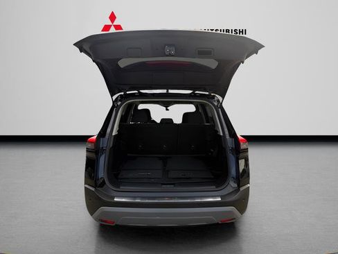 Used 2023 Nissan Rogue SV image 9