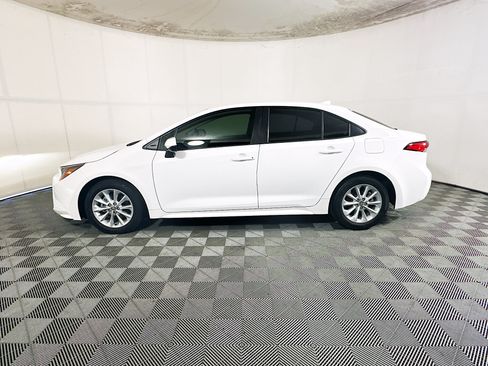 Used 2022 Toyota Corolla LE w/ LE Convenience Package FWD image 6