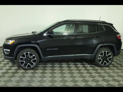 Used 2018 Jeep Compass Limited w/ Navigation Group AWD/4WD image 13
