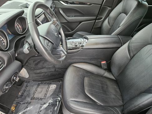 Used 2018 Maserati Levante AWD/4WD image 14
