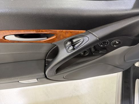 Used 2005 Mercedes-Benz SL 500 image 12