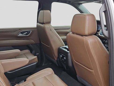 Used 2021 Chevrolet Suburban High Country image 17