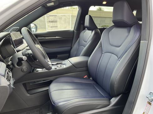 Certified 2026 INFINITI QX60 Sport w/ Dark Cargo Package AWD/4WD image 13