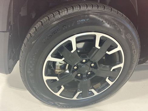 Used 2023 Jeep Renegade Latitude AWD/4WD image 13