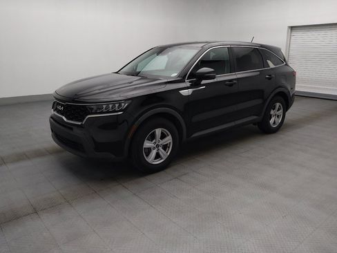 Used 2022 Kia Sorento LX FWD image 2