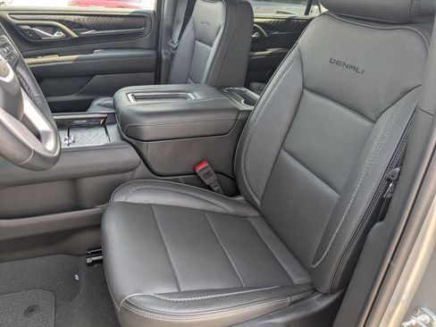 Used 2024 GMC Yukon XL Denali image 20